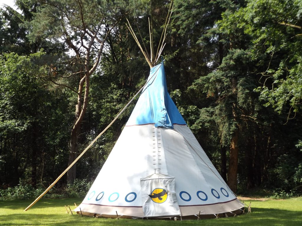Indianerzelt Wigmwam Zelten Ferienhaus Ringgau Tipi Camping Großzelt
